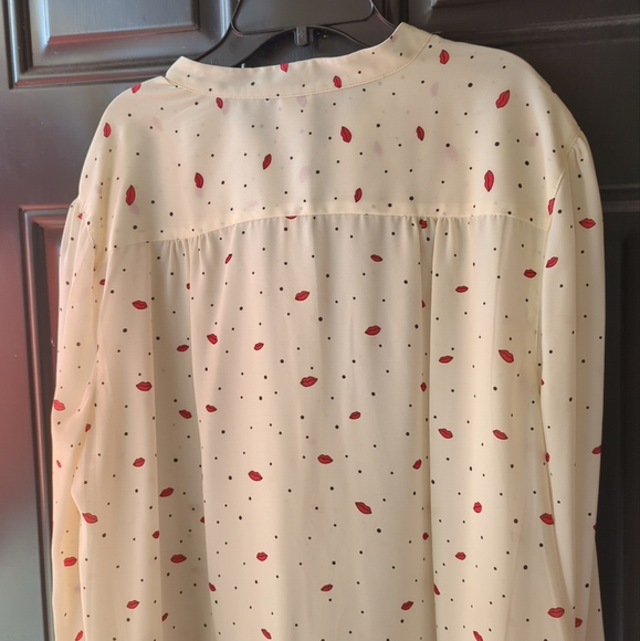 Faded Glory Button Up Top Size 16 Lips Pattern Polyester Non Wrinkle Long Sleeve - Picture 2 of 13